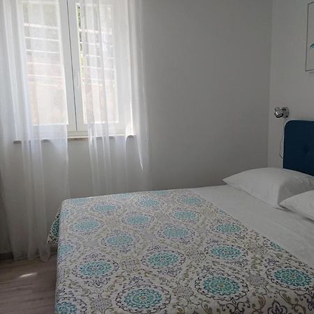 Roza Apartment Cres Exterior foto