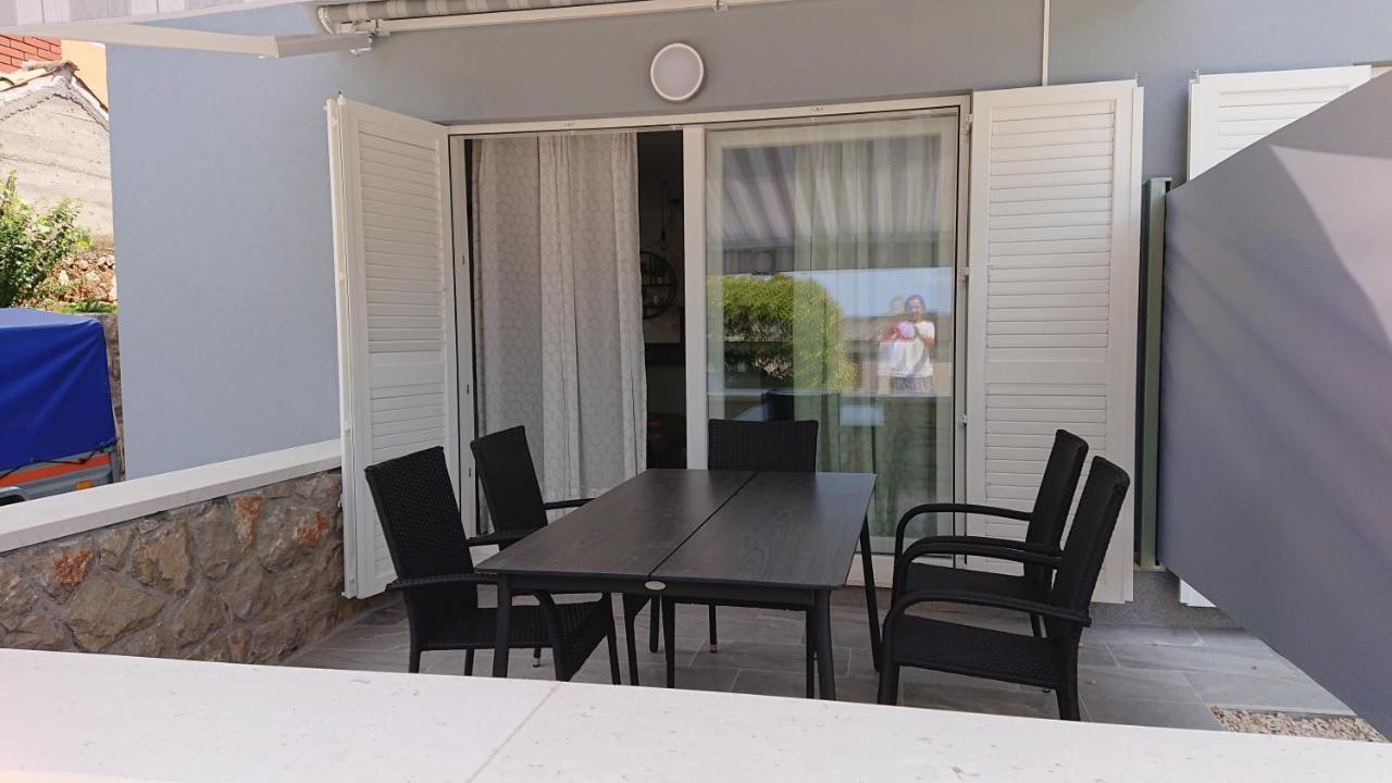 Roza Apartment Cres Exterior foto