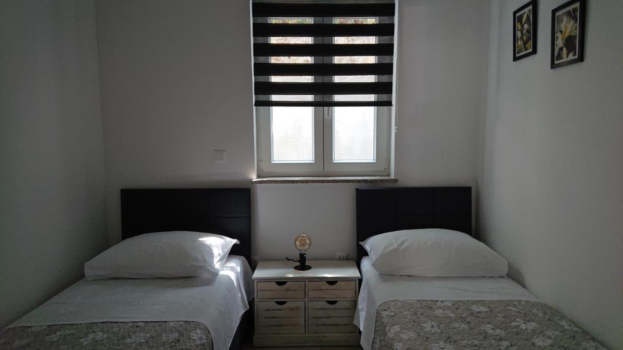 Roza Apartment Cres Exterior foto